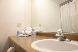 Residence & Conference Centre - Sarnia - Sarnia - 4
