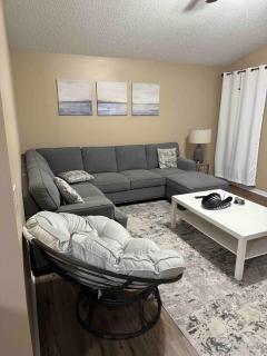 Lakefront Villa with private heated pool - 7