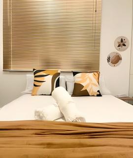 Apt 706 - 5