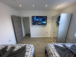 Shelbourne Den - 5