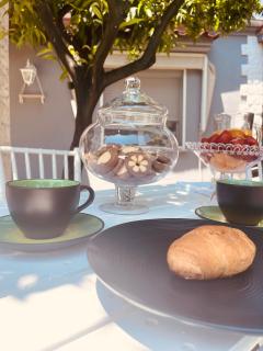 The Little Blooming House - Agíasma - 2