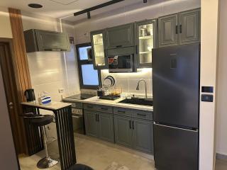 Luxurious Studio overlooking a lake in Privado Madinaty - New cairo - 4