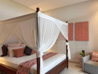 Villa Casa Doreena - 3BR in Seseh with Pool & Ricefield view - Munggu - 4