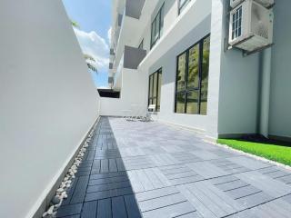 Up to 6 Pax, Next to Paradigm mall JB with Big Patio & Pool Access - Johor Bahru - 6