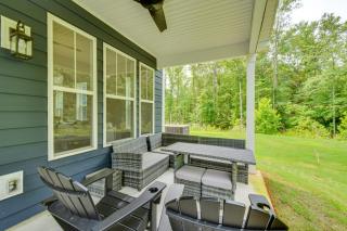 5 Mi to Memorial Stadium and Beach Modern Townhome - Central - 9