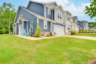 5 Mi to Memorial Stadium and Beach Modern Townhome - 8