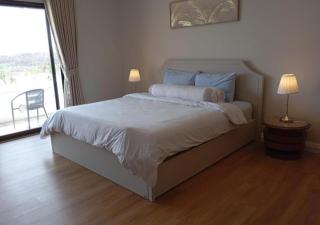Waterfront Royal Villa - - 5