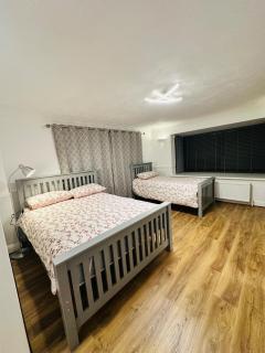 Ashsons Cosy Studio Apartment - Milton Keynes - 6