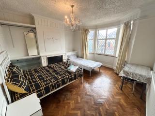 Double Bedroom Near Heathrow Airport & London - Hayes - 3