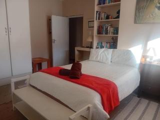 Out of Africa in Sandbaai, Hermanus - Hermanus - 1