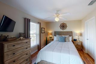 Gulf Island 534 - Navarre - 1