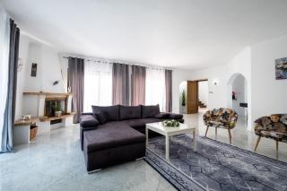 Villa Belvue - Big Pool & Private Parking - 500m Sea - 8