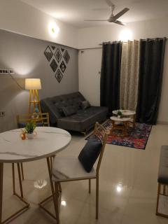 The Touch Of Grey 1BHK SUITE 12Floor 2 Balcony - Pune - 7