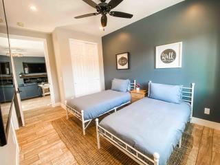 The Phoenix Farmhouse - 2