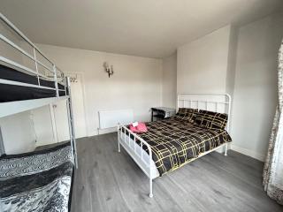 Double Bedroom Near Heathrow Airport & London - Hayes - 9