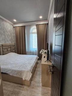 Villa Yerevan Park House Pool - 8