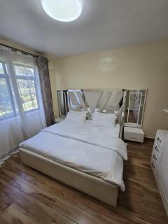 Cozy 2-Bedroom - 1