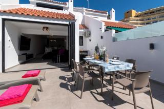 Modern 3 Bedroom Villa with Hot Tub in Costa Adeje - Adeje - 1