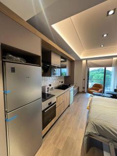 The Diamond In City Luxury Suites By ZENORA Living - 4