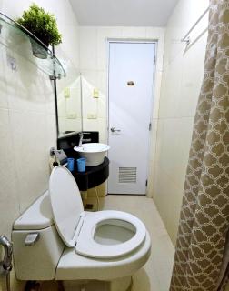 Studio unit near BGC and Makati - Manila - 2