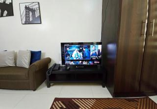 Studio unit near BGC and Makati - Manila - 4