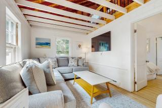 Pocasset Heights Hideaway - Bourne - 6
