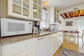 Pocasset Heights Hideaway - Bourne - 1