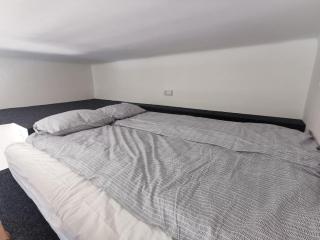 Modern studio with excellent transport links - Prag - 2
