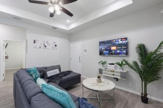 Apt 1 Modern New 2bed 2bath - Pharr - 8
