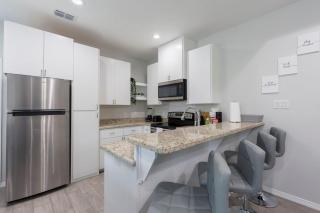 Apt 1 Modern New 2bed 2bath - Pharr - 2