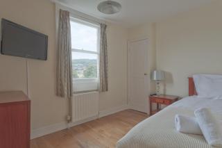 TFF High-Class & Central & Spacious Top Floor Home - Bath - 3