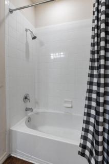 Amzing location 3BDR House - 8980 - 8