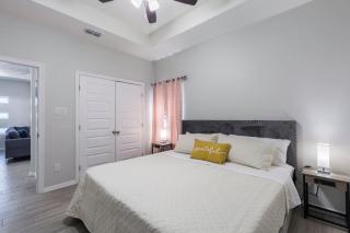 Apt.2 Nice and Cozy 2bed 2bath - Pharr - 7