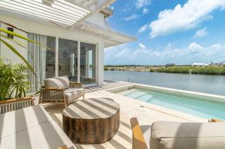 Barefoot Bungalow and Pool Club at Mahogany Bay - San Pedro - 9