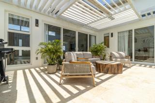 Barefoot Bungalow and Mistico Beach Club plus Boat Shuttle - 8