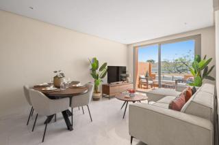 Ultimate Rentals - Sunny Escape in Estepona Sotoserena - 0
