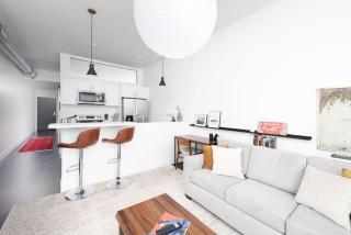 Modern 1BR Apt with Skywalk to Fiserv, Rooftop, and Parking - Milwaukee - 7