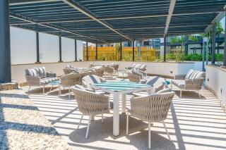 Crest Outlook 1 Bed Apartment Central Area Dubai - 3