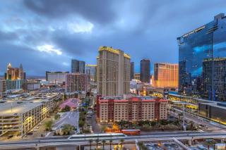 MGM Grand Vegas Strip 16th Floor Renovated Suite - Las Vegas - 3