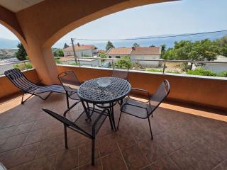 TOMISLAV NV mali Apartment with terrace 250 m from the beach - Novi Vinodolski - 9