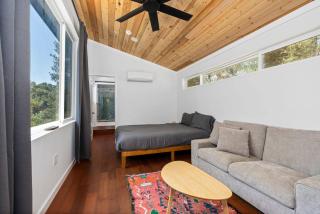 Brand New Couples Cabin, HOT TUB - 0