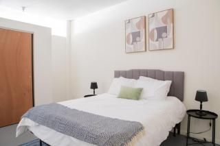 Westown 2BR Apt Near Fiserv Baird and Theater District - Milwaukee - 1