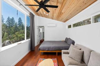 Brand New Couples Cabin, HOT TUB - 4