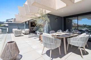 Ultimate Rentals - Luxury Wellness Apartment with Pool in Exclusive Oasis325 Estepona - 4