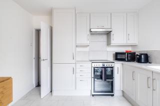 The Cedar - Free Parking, Netflix, Near M1, M69 - Enderby - 1