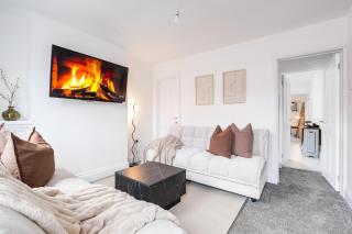 The Cedar - Free Parking, Netflix, Near M1, M69 - Enderby - 0