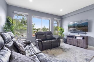 Stylish 3BR, 2BA Vancouver Home - 5
