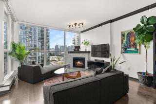 Large 1br Sub-Penthouse Near Science World - 9