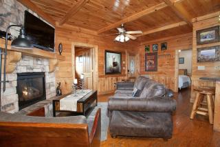 Enchanted Mountain Escape: Hot tub, Grill, Games! - 2