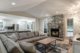 Group Getaway Hot Tub Firepit - - 7